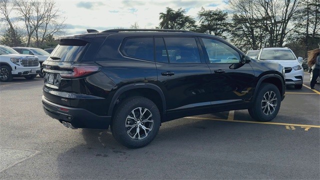 GMC Acadia Vehicle Full-screen Gallery Image 08