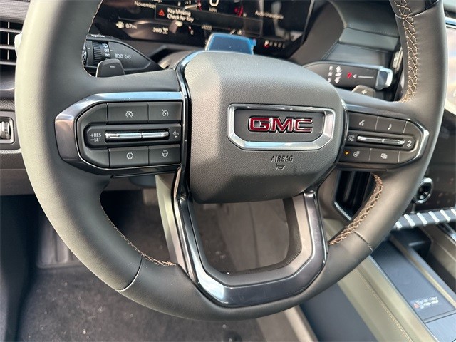 GMC Acadia Vehicle Full-screen Gallery Image 14