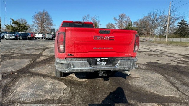 GMC Sierra 2500HD Vehicle Full-screen Gallery Image 07