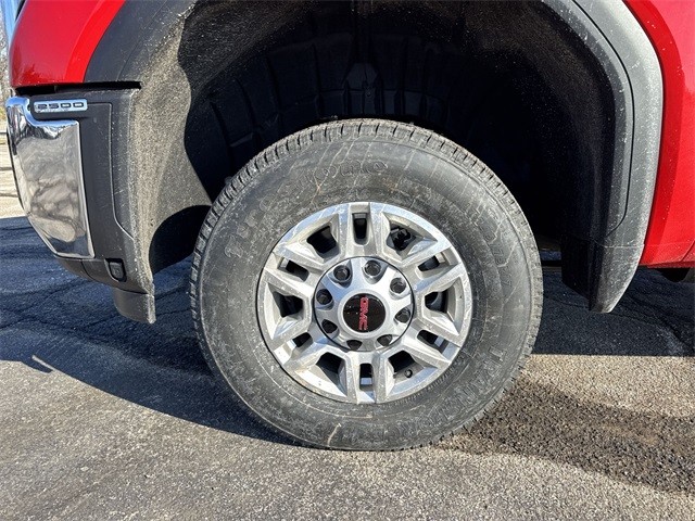 GMC Sierra 2500HD Vehicle Full-screen Gallery Image 10