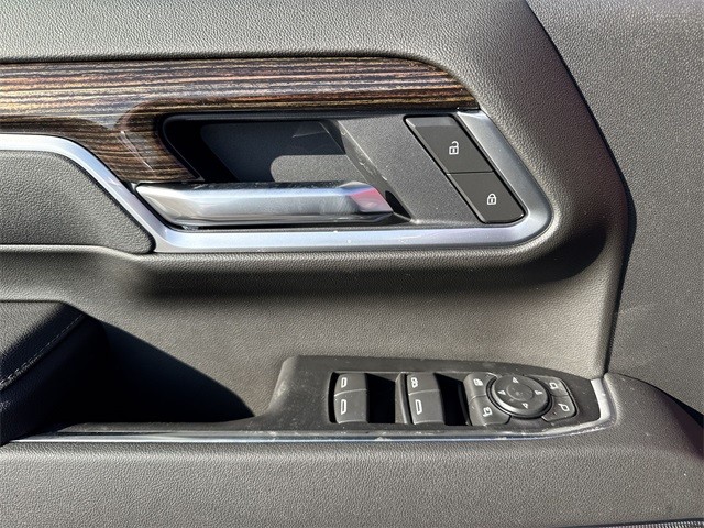 GMC Sierra 2500HD Vehicle Full-screen Gallery Image 13