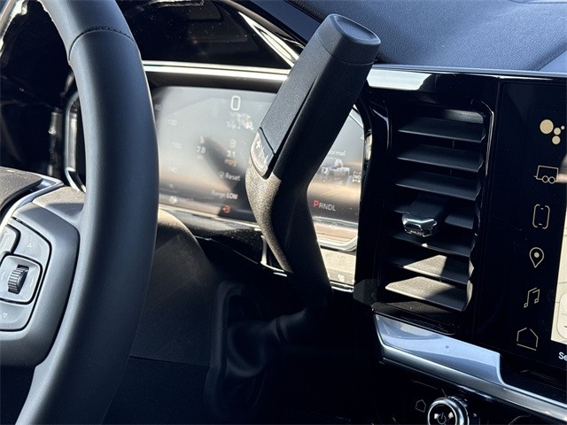 GMC Sierra 2500HD Vehicle Full-screen Gallery Image 20