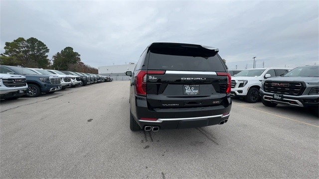 GMC Yukon XL Vehicle Full-screen Gallery Image 07