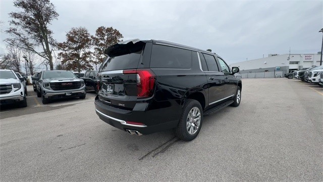 GMC Yukon XL Vehicle Full-screen Gallery Image 08