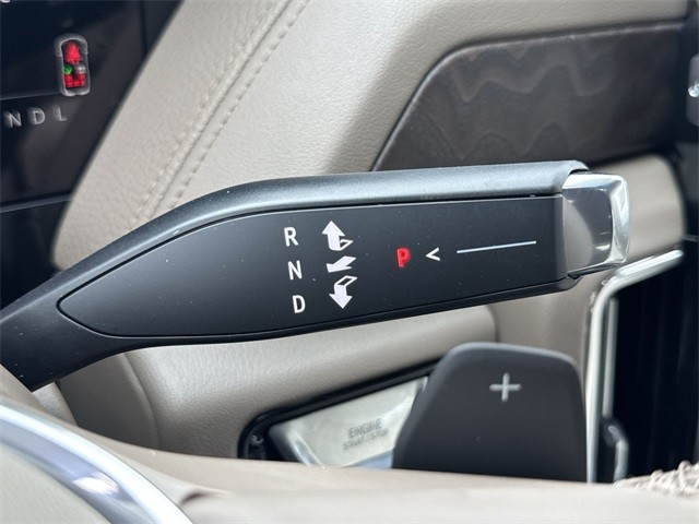 GMC Yukon XL Vehicle Full-screen Gallery Image 20