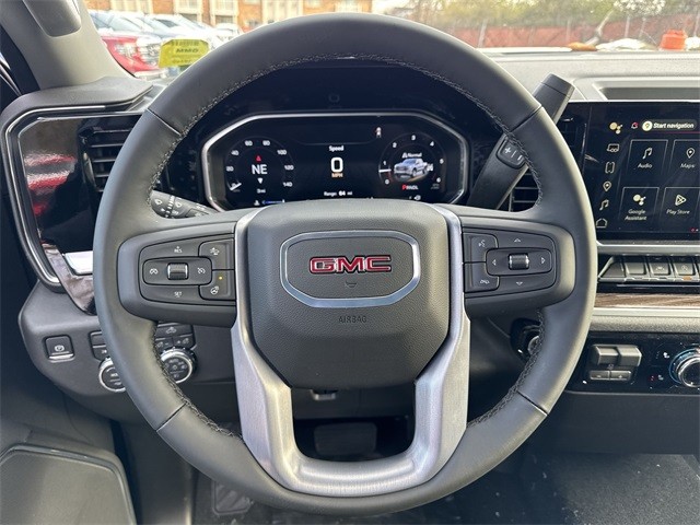 GMC Sierra 1500 Vehicle Full-screen Gallery Image 14