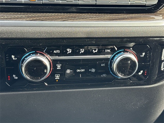 GMC Sierra 1500 Vehicle Full-screen Gallery Image 19