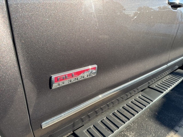 GMC Sierra 1500 Vehicle Full-screen Gallery Image 05