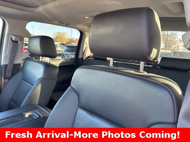 GMC Sierra 1500 Vehicle Full-screen Gallery Image 13