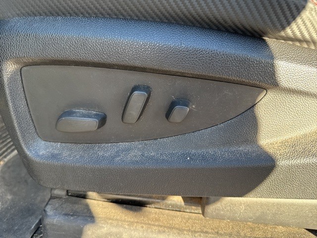 GMC Sierra 1500 Vehicle Full-screen Gallery Image 14