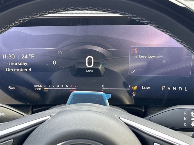 Buick Enclave Vehicle Full-screen Gallery Image 15