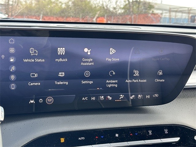 Buick Enclave Vehicle Full-screen Gallery Image 16