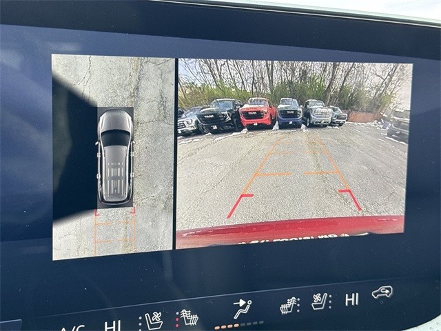 Buick Enclave Vehicle Full-screen Gallery Image 17