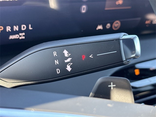 Buick Enclave Vehicle Full-screen Gallery Image 20