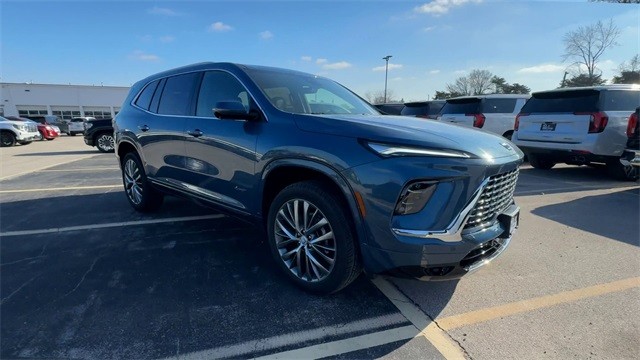 Buick Enclave Vehicle Full-screen Gallery Image 02