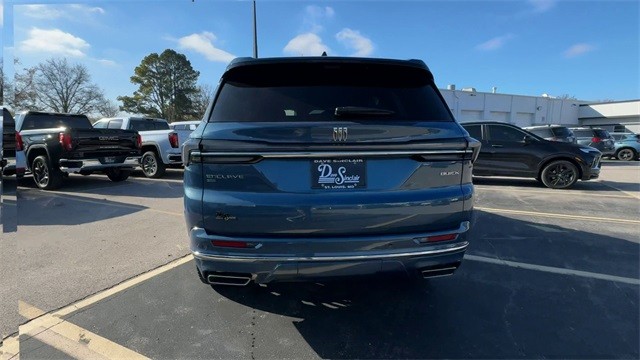 Buick Enclave Vehicle Full-screen Gallery Image 07