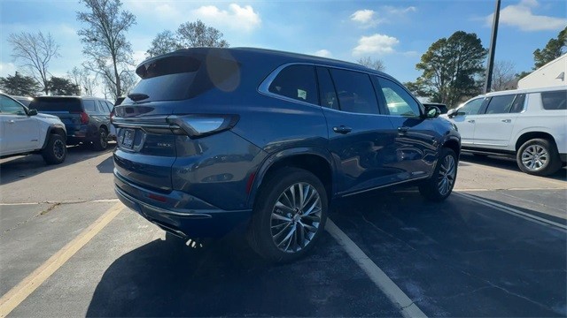 Buick Enclave Vehicle Full-screen Gallery Image 08