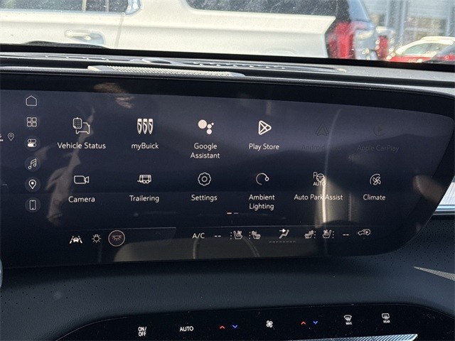 Buick Enclave Vehicle Full-screen Gallery Image 16