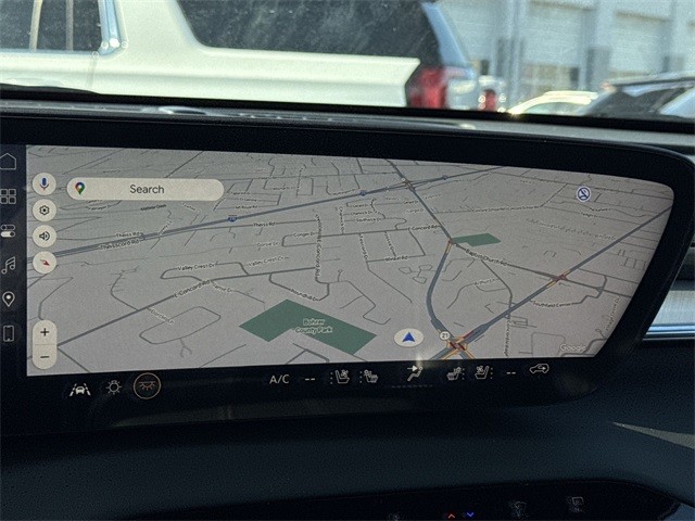 Buick Enclave Vehicle Full-screen Gallery Image 18