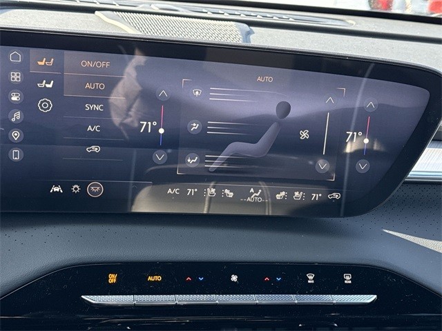 Buick Enclave Vehicle Full-screen Gallery Image 19