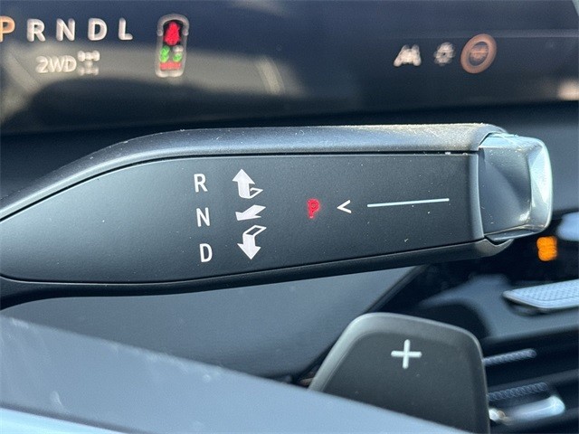 Buick Enclave Vehicle Full-screen Gallery Image 20