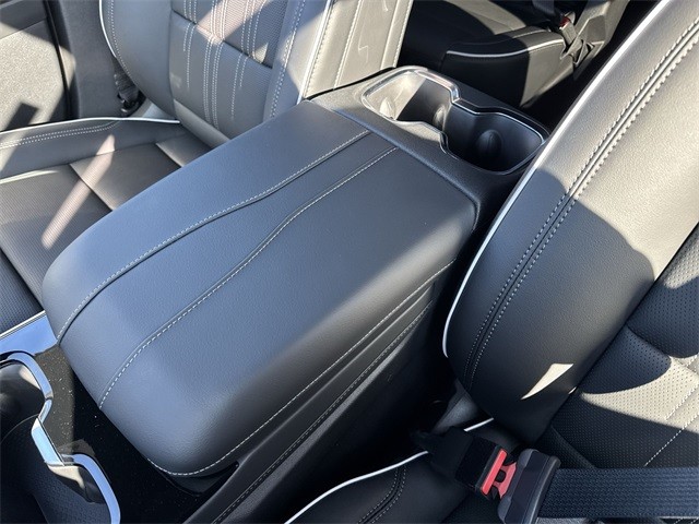 Buick Enclave Vehicle Full-screen Gallery Image 21