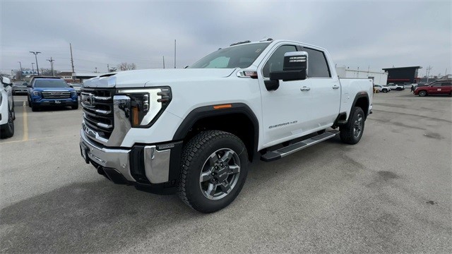 GMC Sierra 3500HD Vehicle Full-screen Gallery Image 04