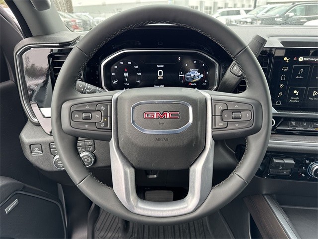 GMC Sierra 3500HD Vehicle Full-screen Gallery Image 14