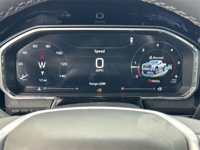 GMC Sierra 3500HD Vehicle Full-screen Gallery Image 15