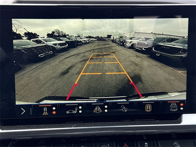 GMC Sierra 3500HD Vehicle Full-screen Gallery Image 17