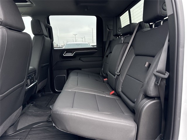 GMC Sierra 3500HD Vehicle Full-screen Gallery Image 23