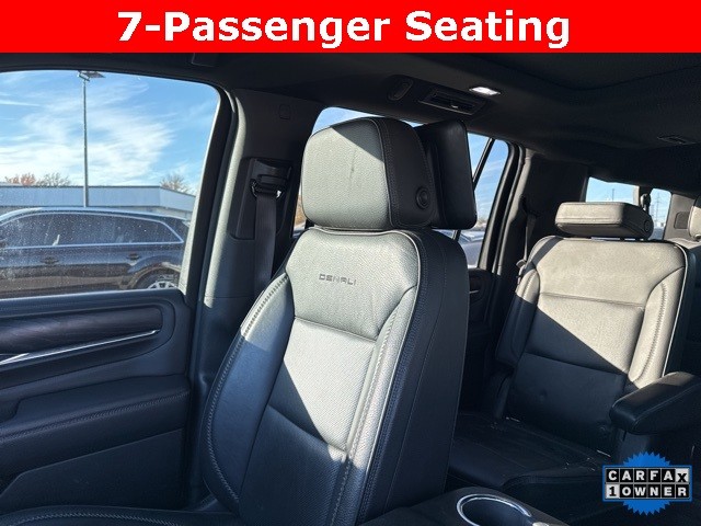 GMC Yukon XL Vehicle Full-screen Gallery Image 15