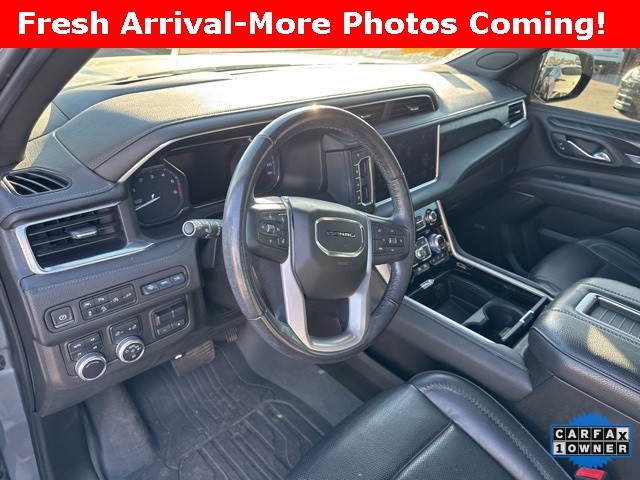 GMC Yukon XL Vehicle Full-screen Gallery Image 19