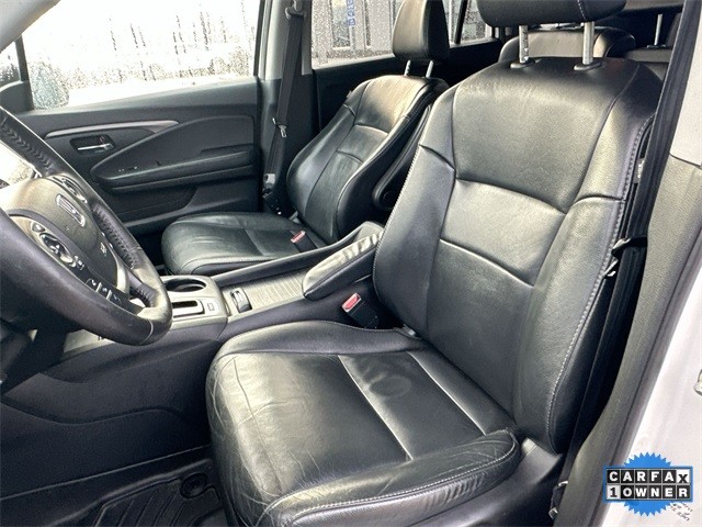 Honda Pilot Vehicle Full-screen Gallery Image 23