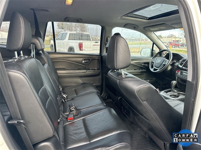 Honda Pilot Vehicle Full-screen Gallery Image 30