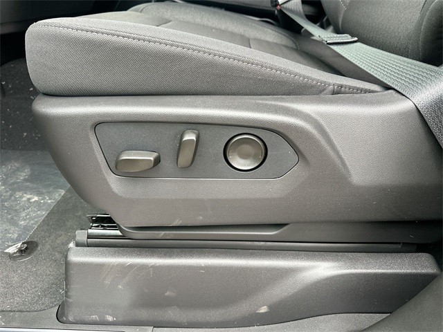 GMC Sierra 1500 Vehicle Full-screen Gallery Image 12