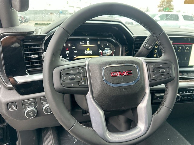 GMC Sierra 1500 Vehicle Full-screen Gallery Image 14