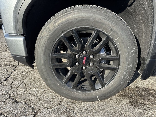 GMC Sierra 1500 Vehicle Full-screen Gallery Image 10