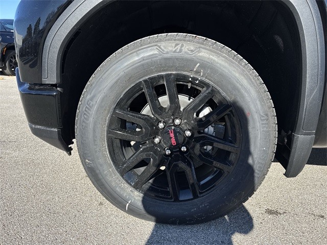 GMC Sierra 1500 Vehicle Full-screen Gallery Image 10