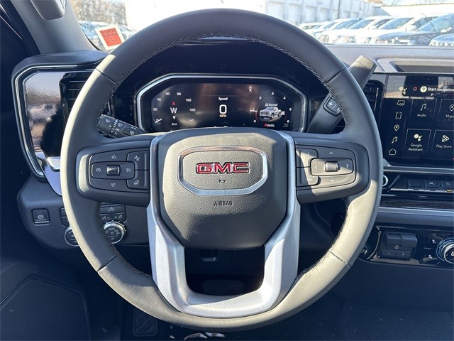 GMC Sierra 1500 Vehicle Full-screen Gallery Image 14