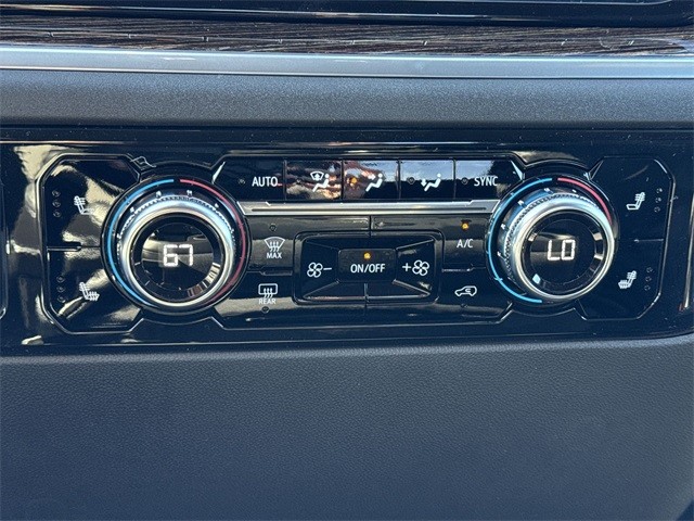 GMC Sierra 1500 Vehicle Full-screen Gallery Image 19