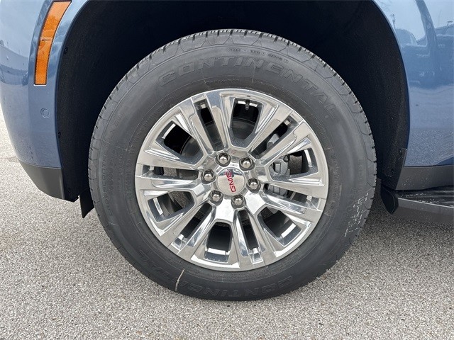 GMC Yukon XL Vehicle Full-screen Gallery Image 10