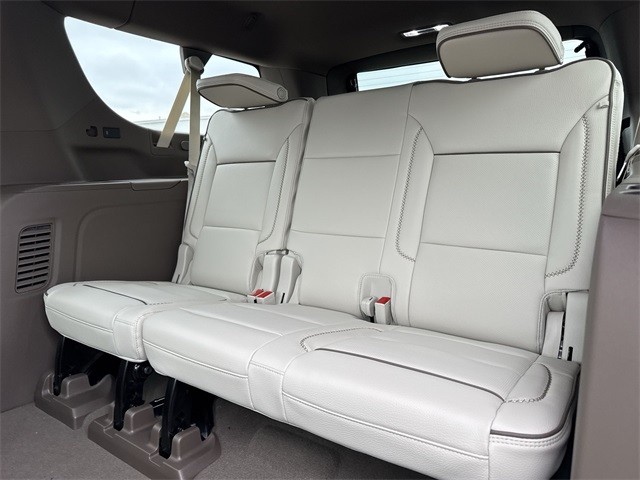 GMC Yukon XL Vehicle Full-screen Gallery Image 23