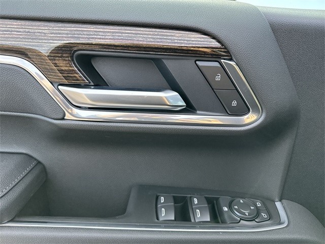 GMC Sierra 1500 Vehicle Full-screen Gallery Image 13