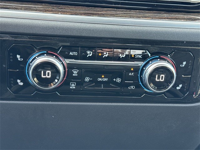 GMC Sierra 1500 Vehicle Full-screen Gallery Image 19