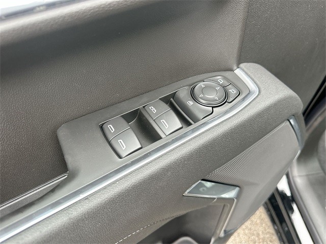 GMC Sierra 1500 Vehicle Full-screen Gallery Image 13