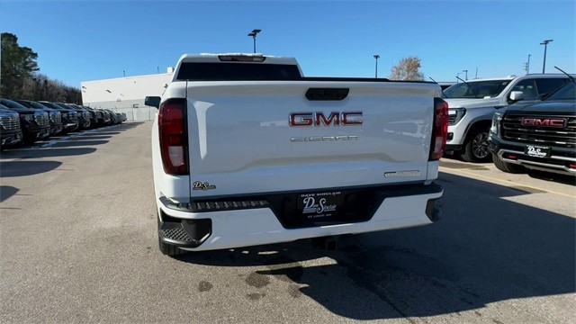 GMC Sierra 1500 Vehicle Full-screen Gallery Image 07