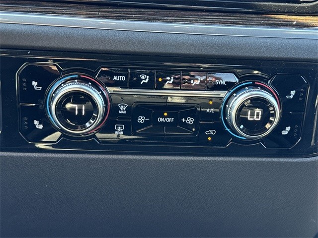 GMC Sierra 1500 Vehicle Full-screen Gallery Image 19