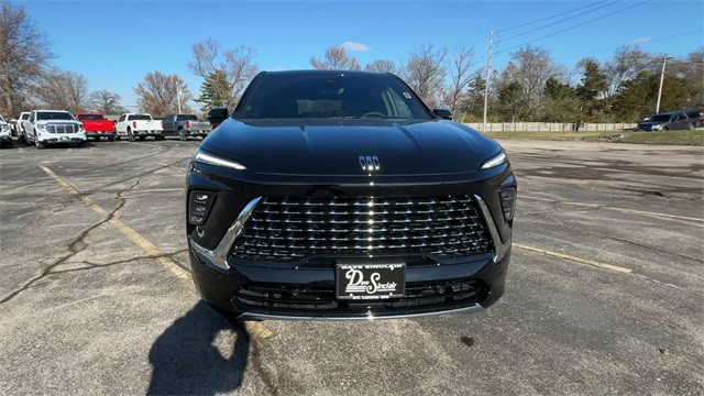 Buick Enclave Vehicle Full-screen Gallery Image 03
