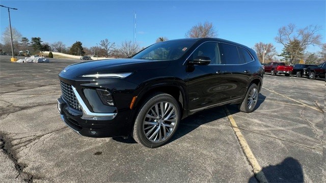 Buick Enclave Vehicle Full-screen Gallery Image 04